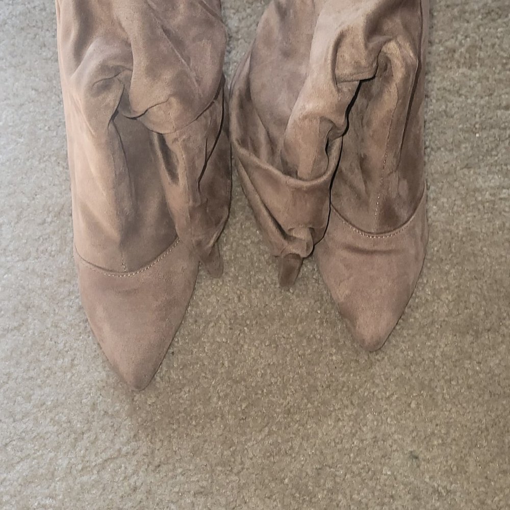 Shoes - Picture 2 of 3